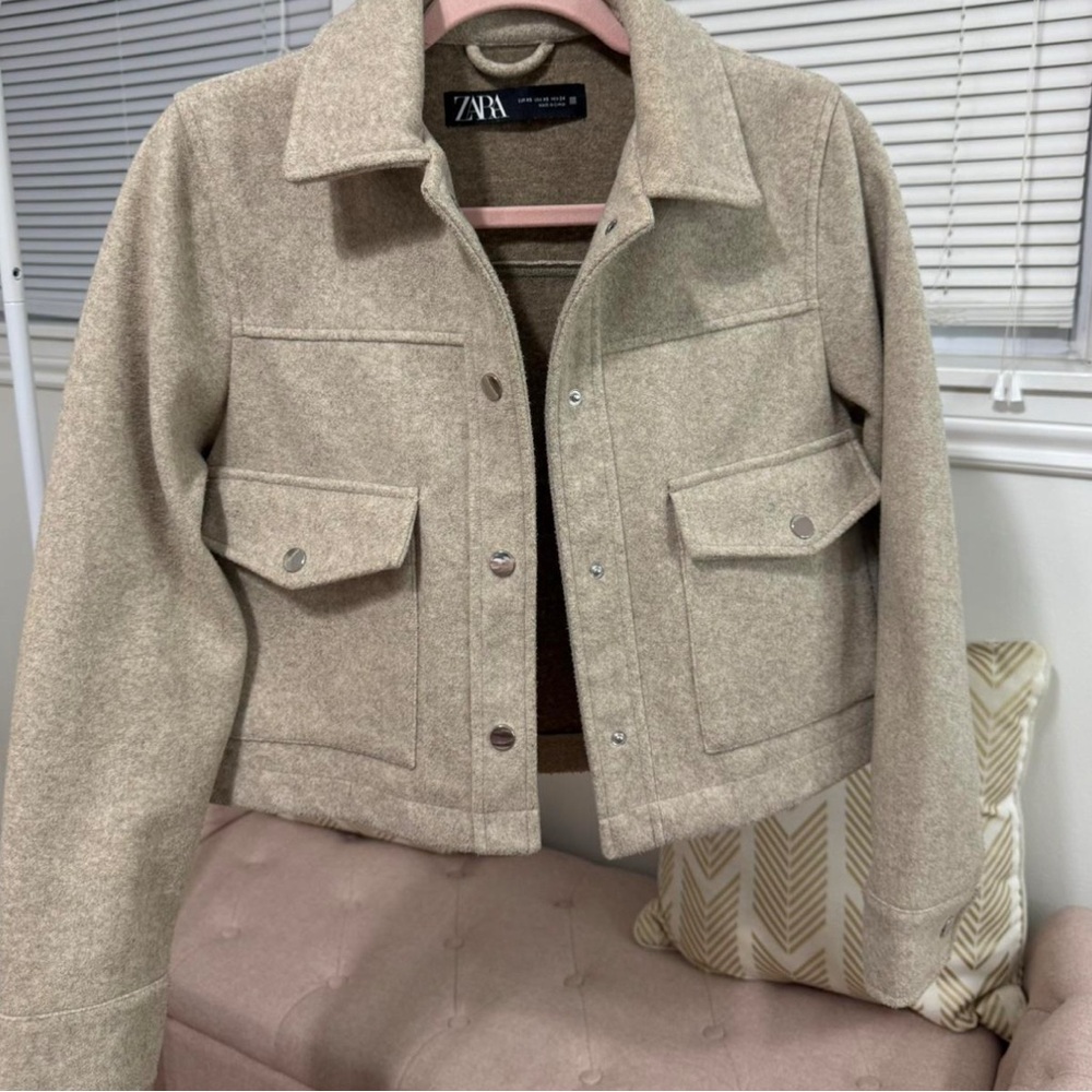 Zara Beige Button-Up Jacket Shacket Cropped